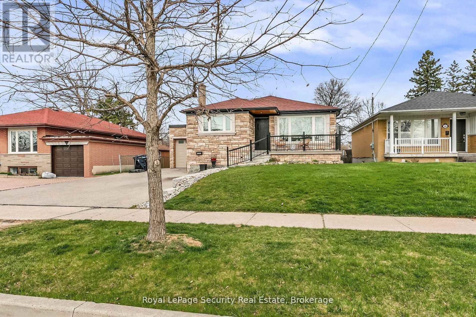 251 Thistle Down Boulevard, Toronto, ON - Outdoor