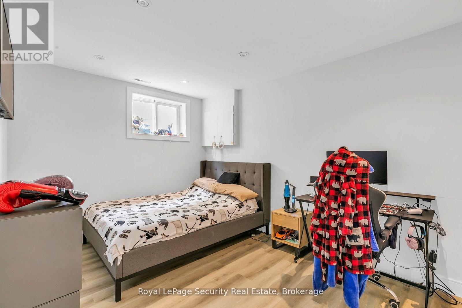 251 Thistle Down Boulevard, Toronto, ON - Indoor Photo Showing Bedroom