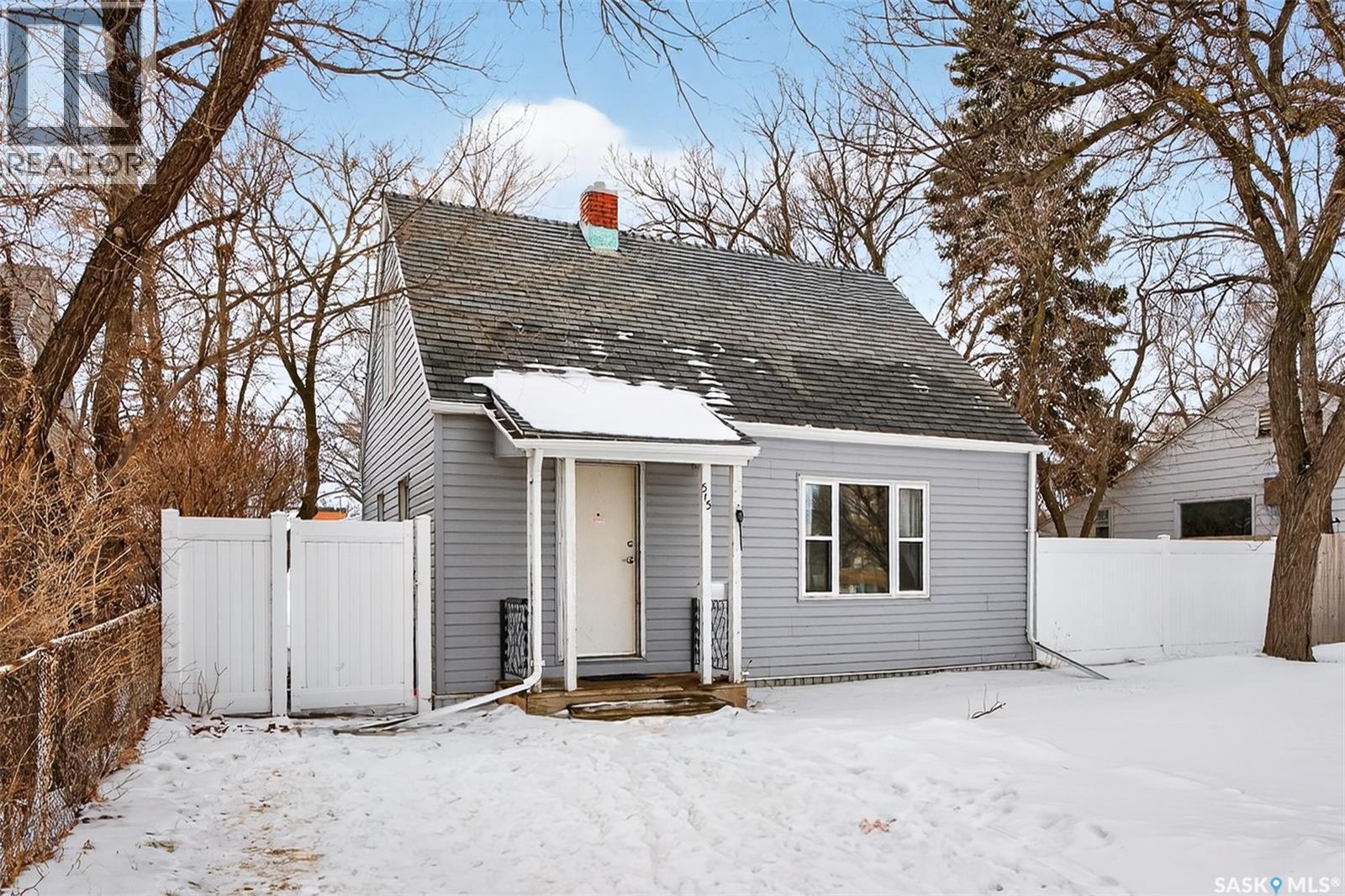 515 Coteau Street W, Moose Jaw, SK - Outdoor