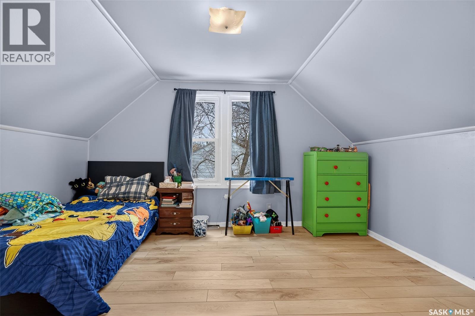 515 Coteau Street W, Moose Jaw, SK - Indoor Photo Showing Bedroom