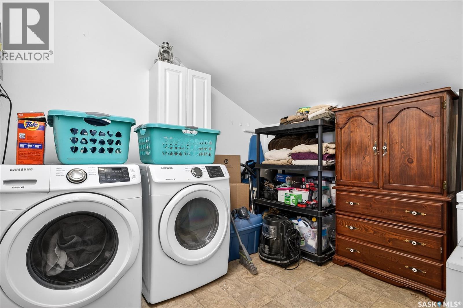 515 Coteau Street W, Moose Jaw, SK - Indoor Photo Showing Laundry Room
