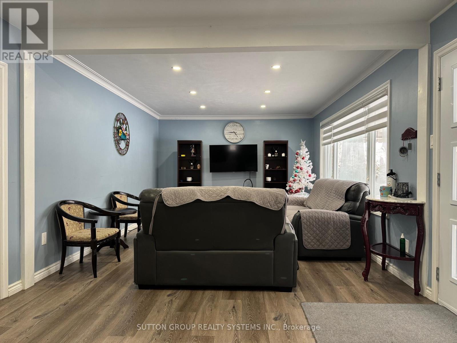 1338 Royal Drive, Peterborough, ON - Indoor Photo Showing Other Room