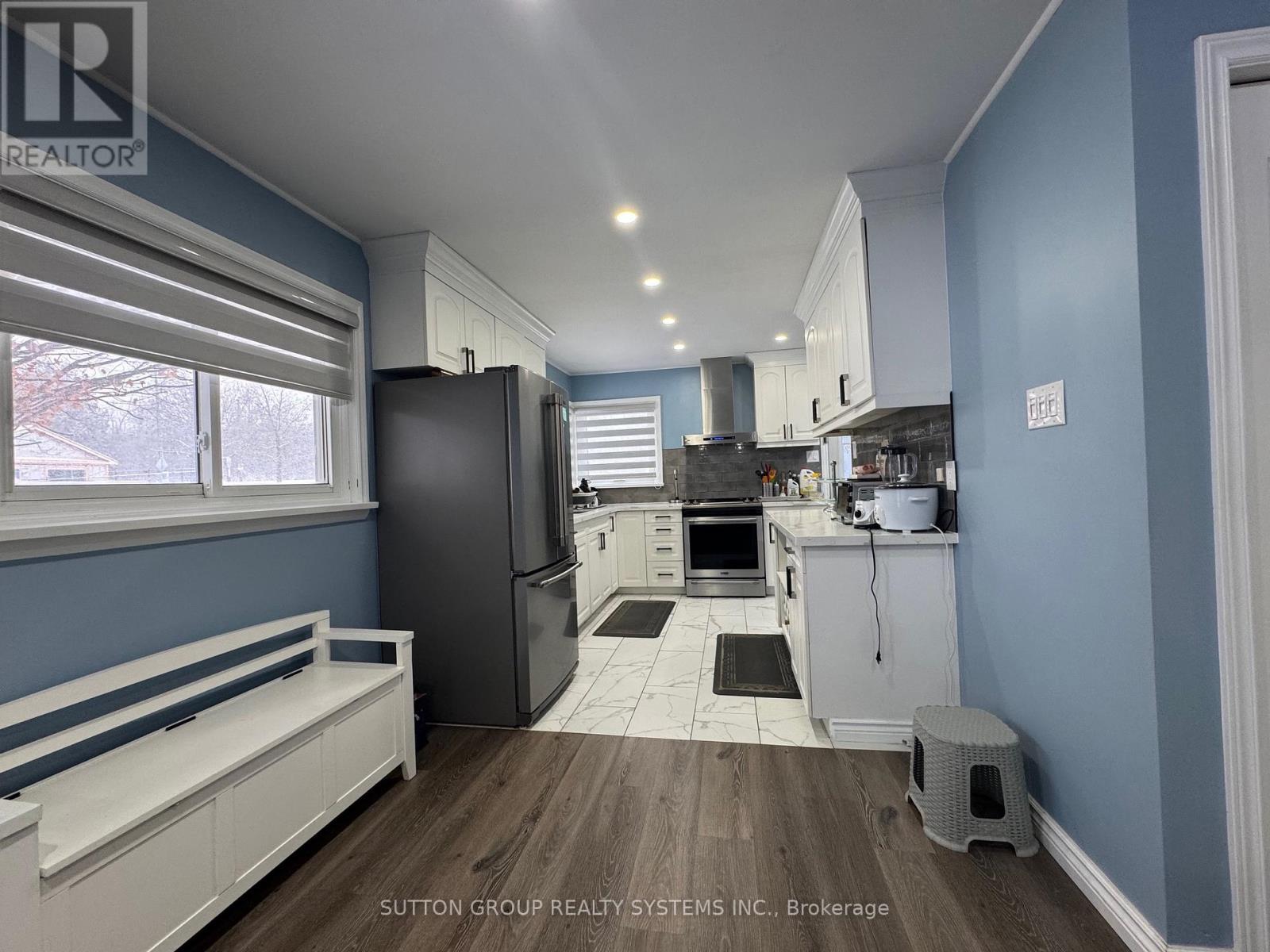 1338 Royal Drive, Peterborough, ON - Indoor Photo Showing Kitchen