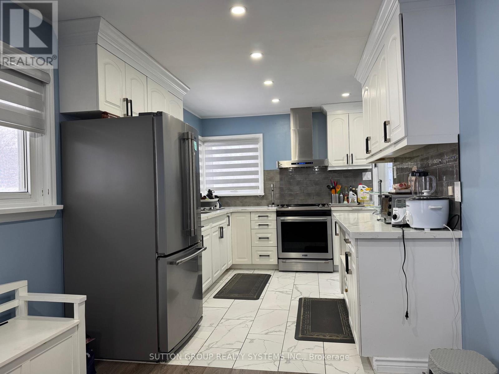 1338 Royal Drive, Peterborough, ON - Indoor Photo Showing Kitchen