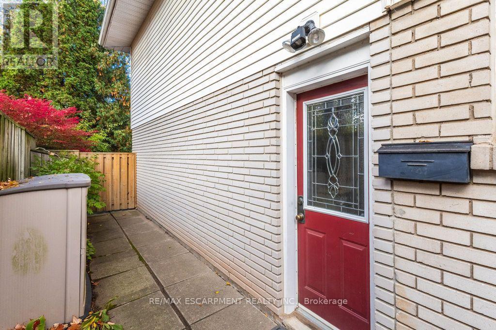 5119 Cherryhill Crescent, Burlington, ON - Outdoor With Exterior