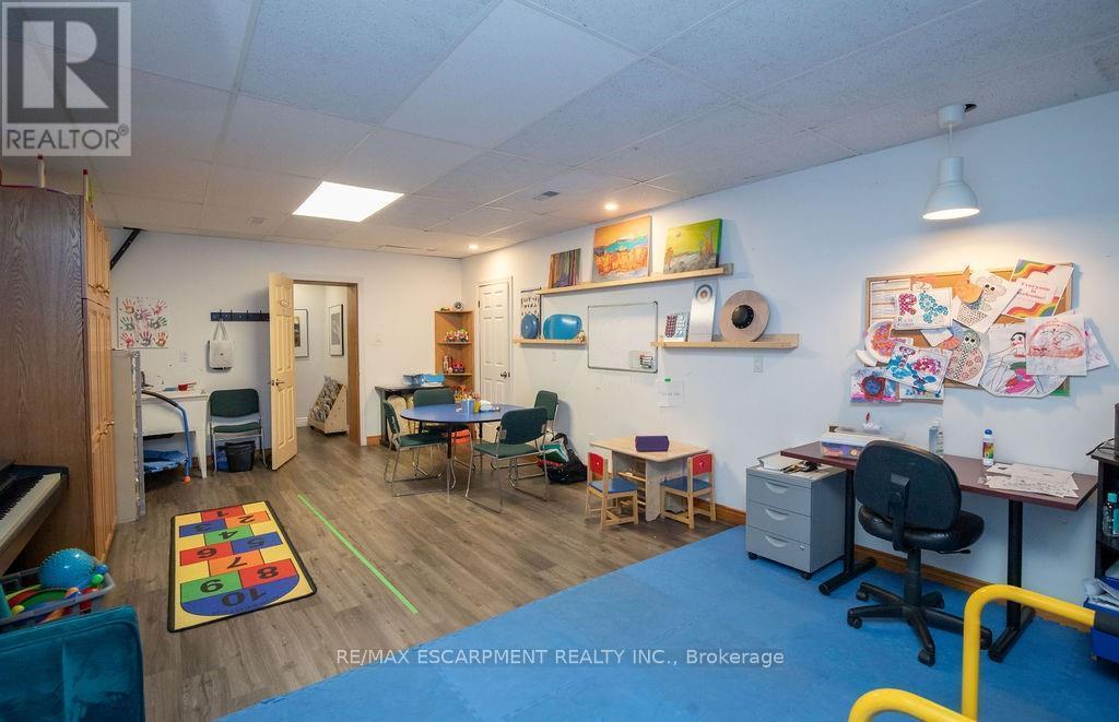 144 Wilson Street E, Hamilton, ON