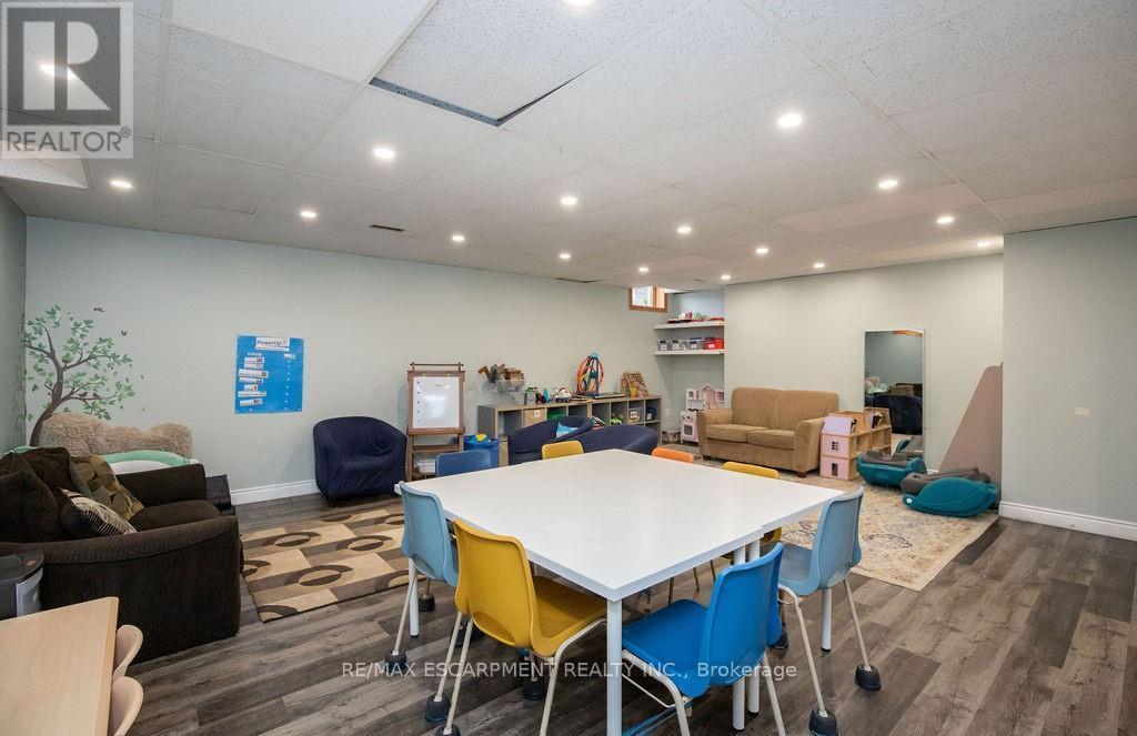 144 Wilson Street E, Hamilton, ON