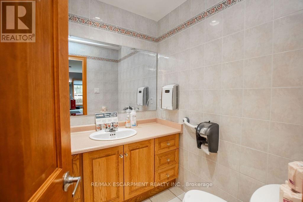 144 Wilson Street E, Hamilton, ON