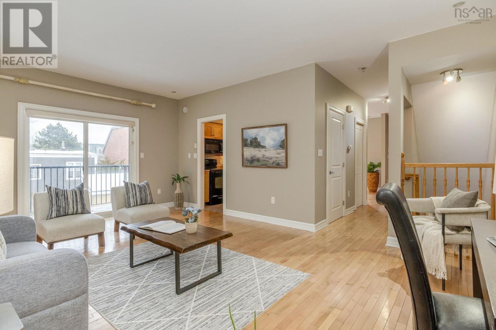 Access to outdoor patio - 5411 Saunders Lane, Halifax, NS - Indoor Photo Showing Living Room
