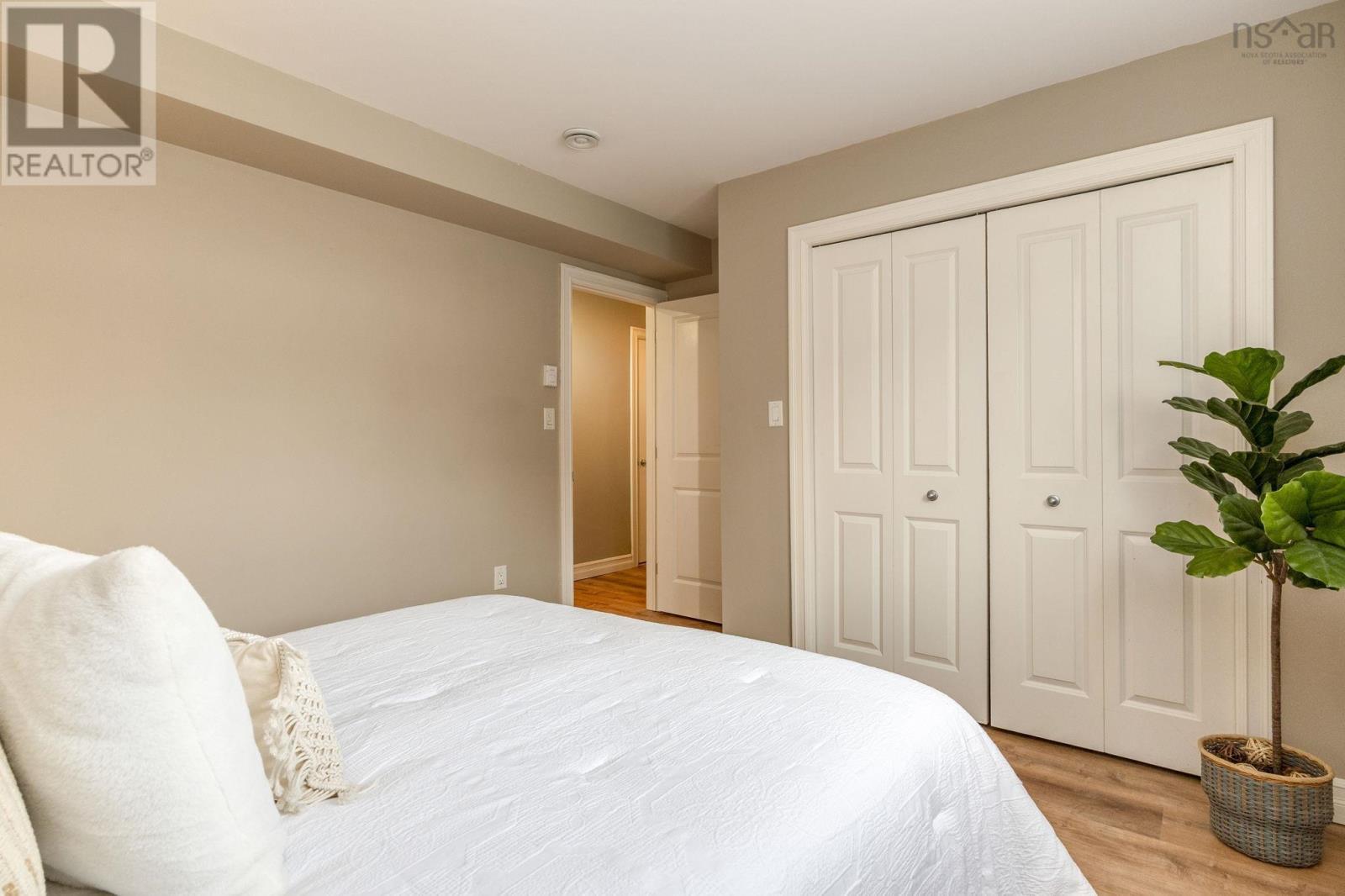 Pet friendly condo - 5411 Saunders Lane, Halifax, NS - Indoor Photo Showing Bedroom