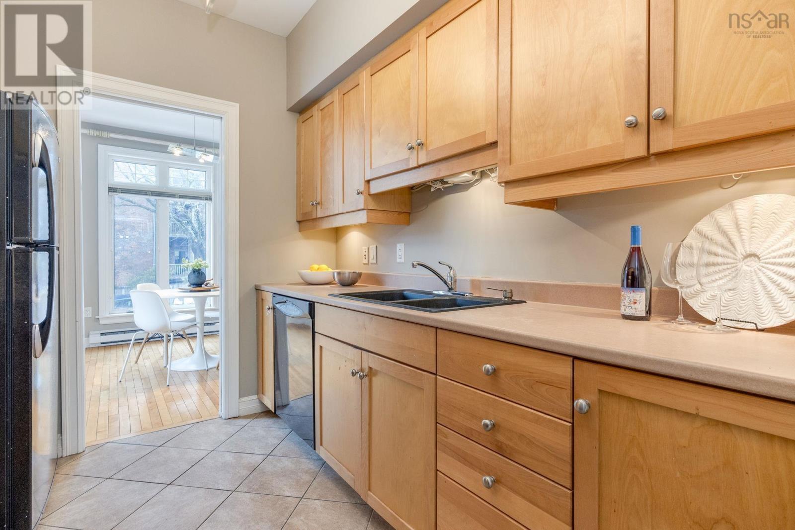 Great kitchen storage - 5411 Saunders Lane, Halifax, NS - Indoor Photo Showing Kitchen With Double Sink