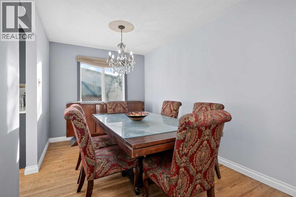 4112 19 Street Nw, Calgary, AB - Indoor Photo Showing Dining Room