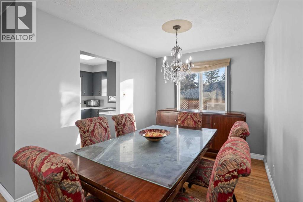 4112 19 Street Nw, Calgary, AB - Indoor Photo Showing Dining Room
