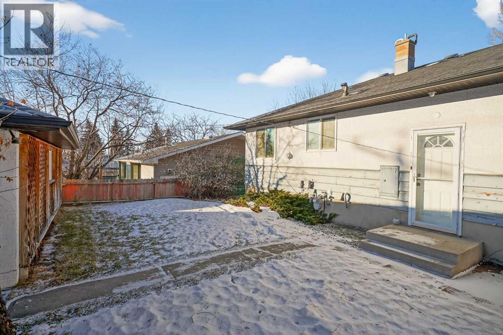 4112 19 Street Nw, Calgary, AB - Outdoor