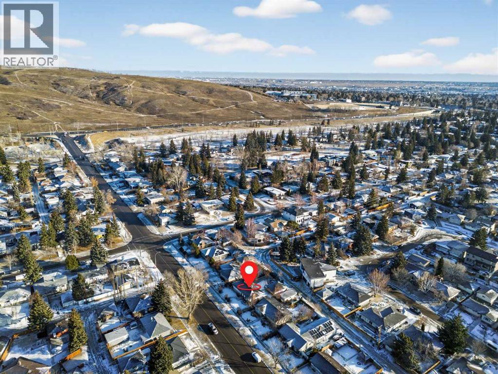 4112 19 Street Nw, Calgary, AB - Outdoor With View