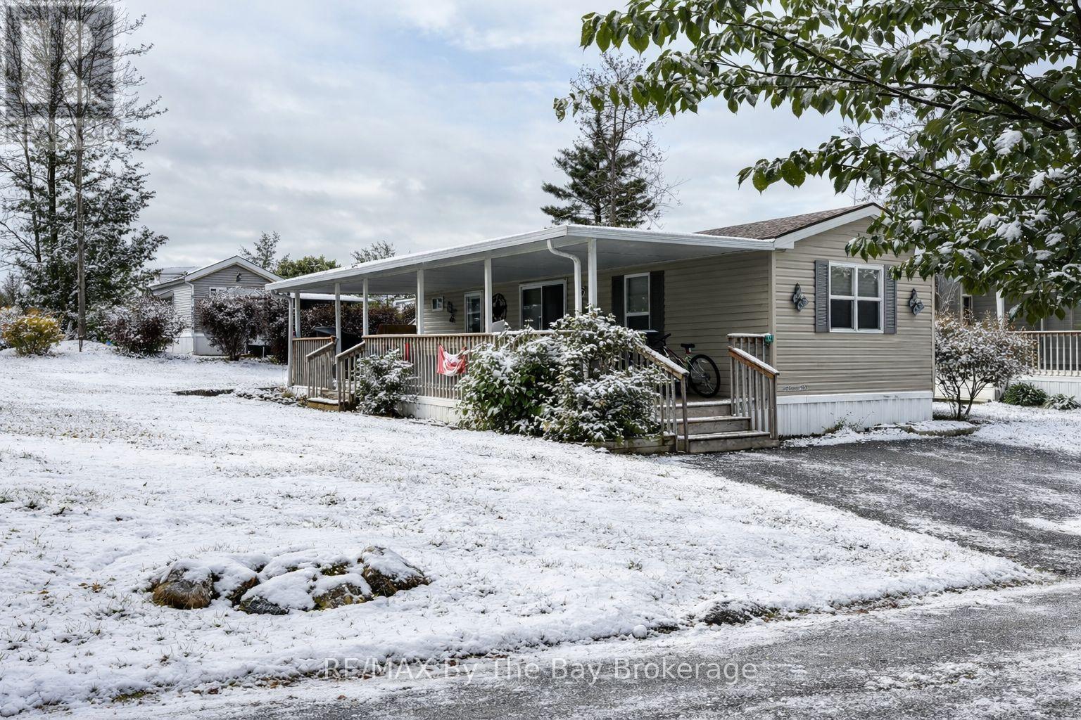 17 Chippewa Trail, Wasaga Beach, ON - Outdoor With Deck Patio Veranda