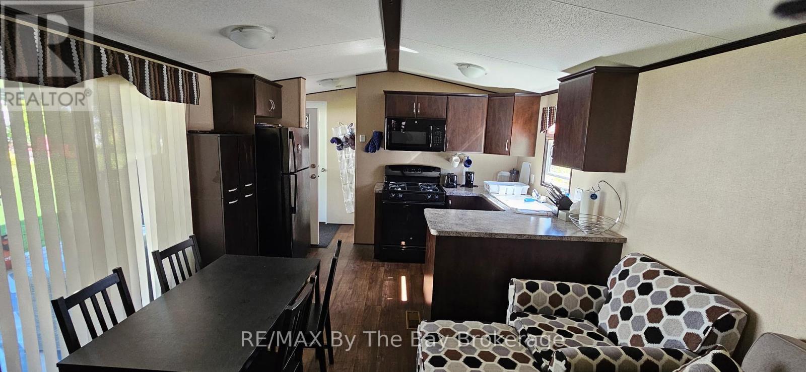 17 Chippewa Trail, Wasaga Beach, ON - Indoor