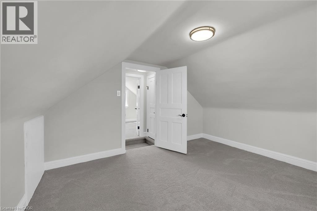 70 Robins Avenue, Hamilton, ON - Indoor Photo Showing Other Room