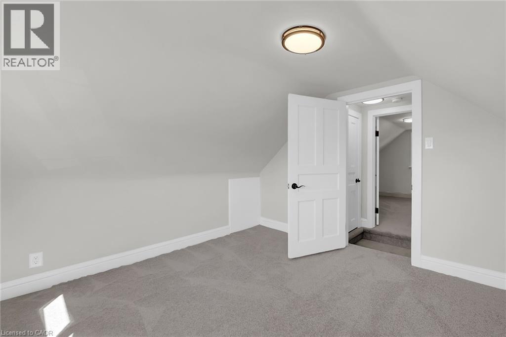 70 Robins Avenue, Hamilton, ON - Indoor Photo Showing Other Room