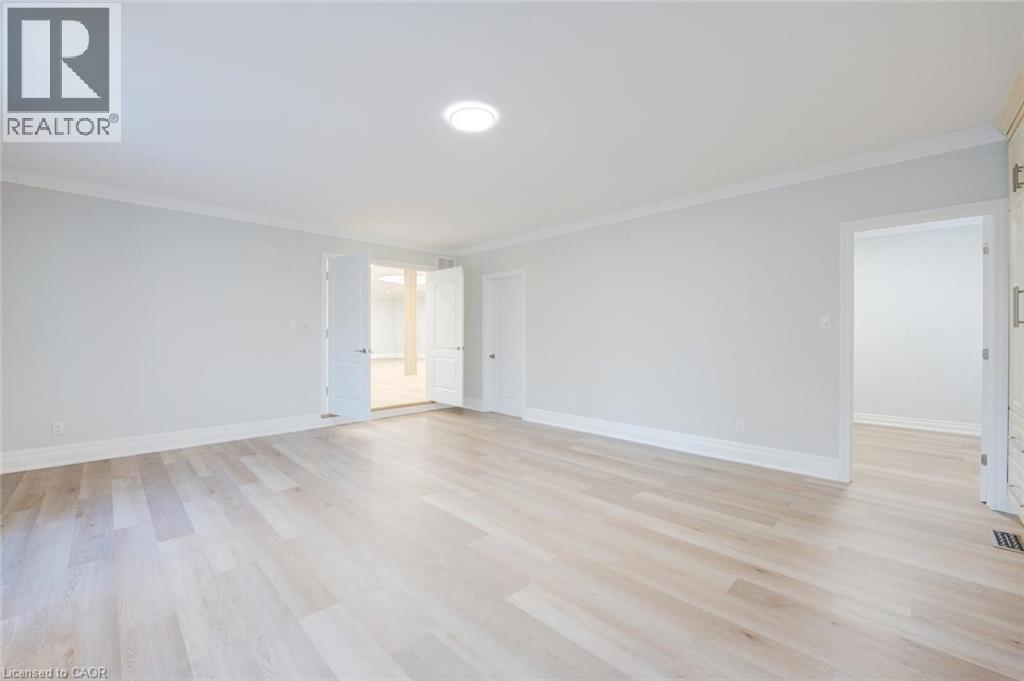 8 Ridgewood Drive, Richmond Hill, ON - Indoor Photo Showing Other Room