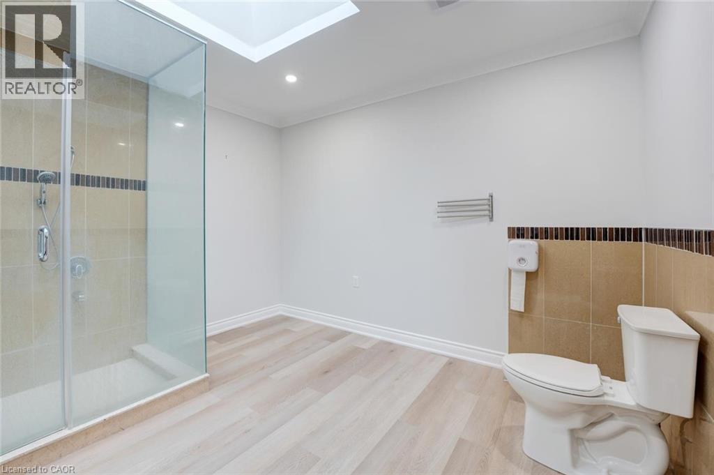 8 Ridgewood Drive, Richmond Hill, ON - Indoor Photo Showing Bathroom