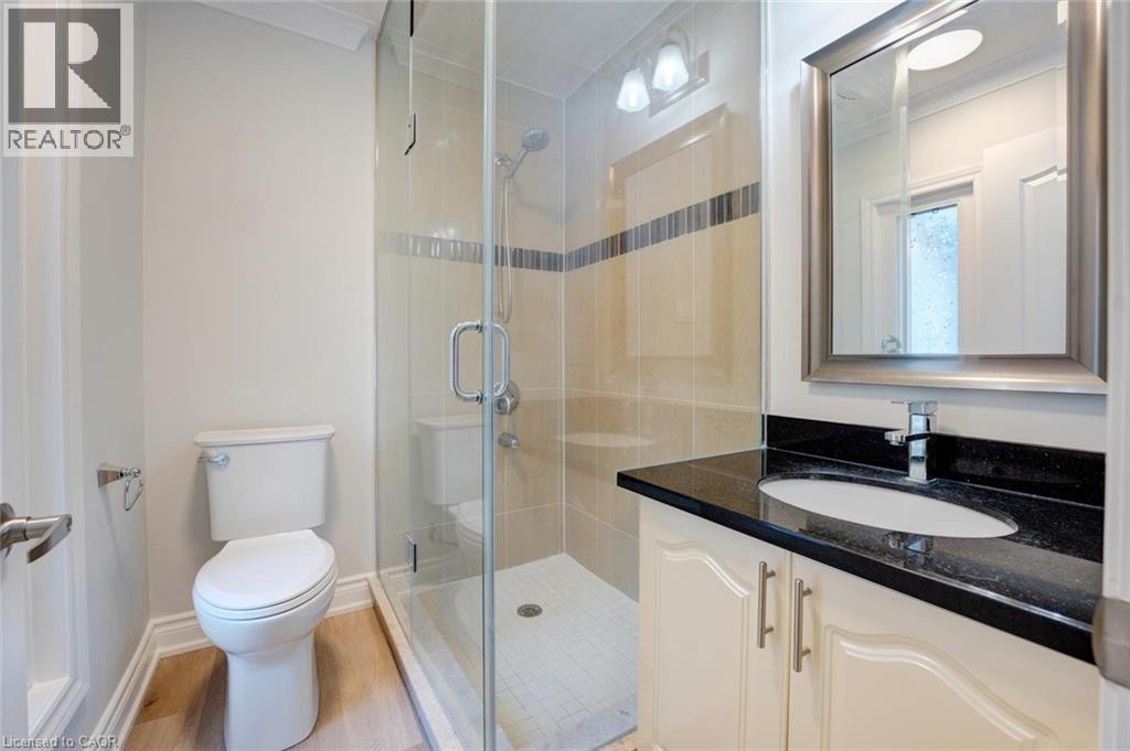 8 Ridgewood Drive, Richmond Hill, ON - Indoor Photo Showing Bathroom