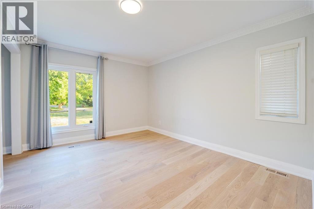 8 Ridgewood Drive, Richmond Hill, ON - Indoor Photo Showing Other Room