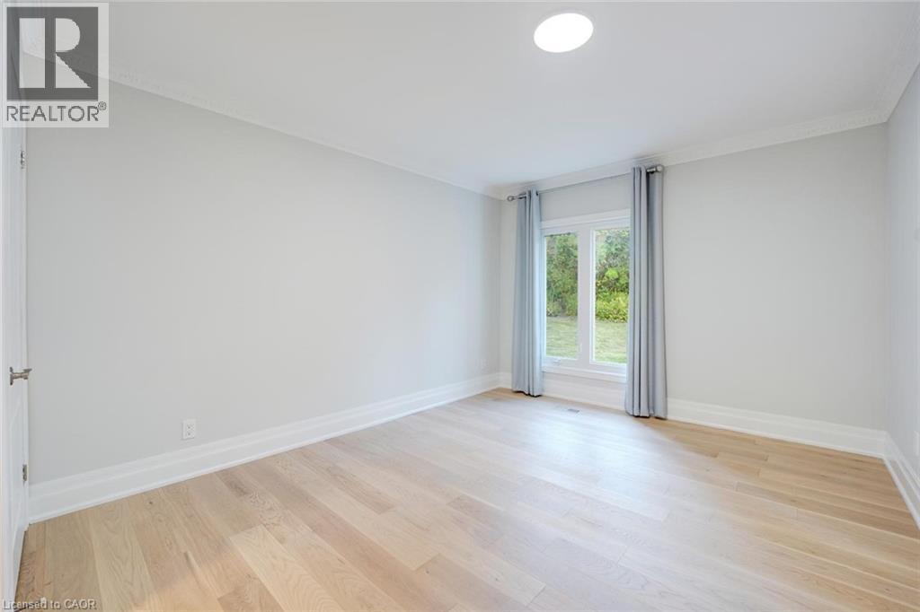 8 Ridgewood Drive, Richmond Hill, ON - Indoor Photo Showing Other Room