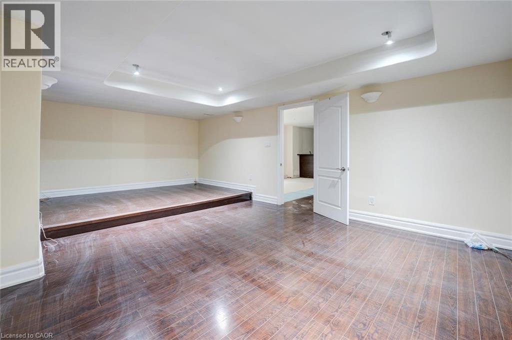 8 Ridgewood Drive, Richmond Hill, ON - Indoor Photo Showing Other Room