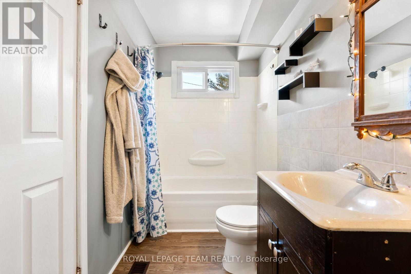 3314 County Road 12 Road, North Stormont, ON - Indoor Photo Showing Bathroom
