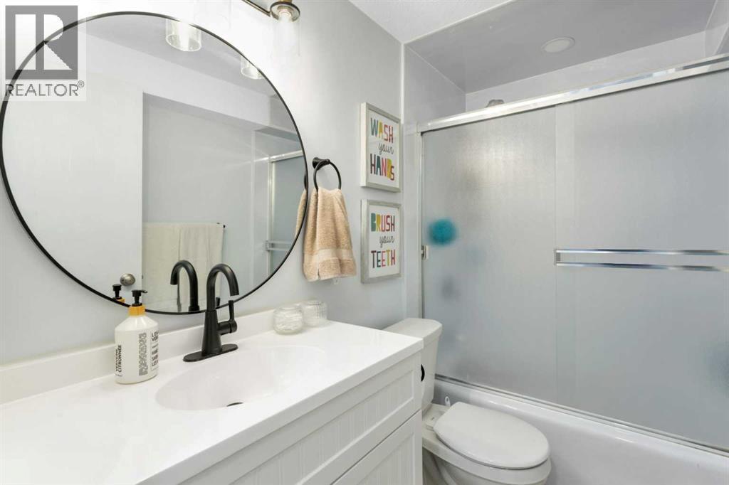 30 Wishart Street, Red Deer, AB - Indoor Photo Showing Bathroom