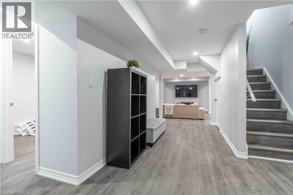 Lower level foyer - 51 Showcase Drive, Hamilton, ON - Indoor Photo Showing Other Room
