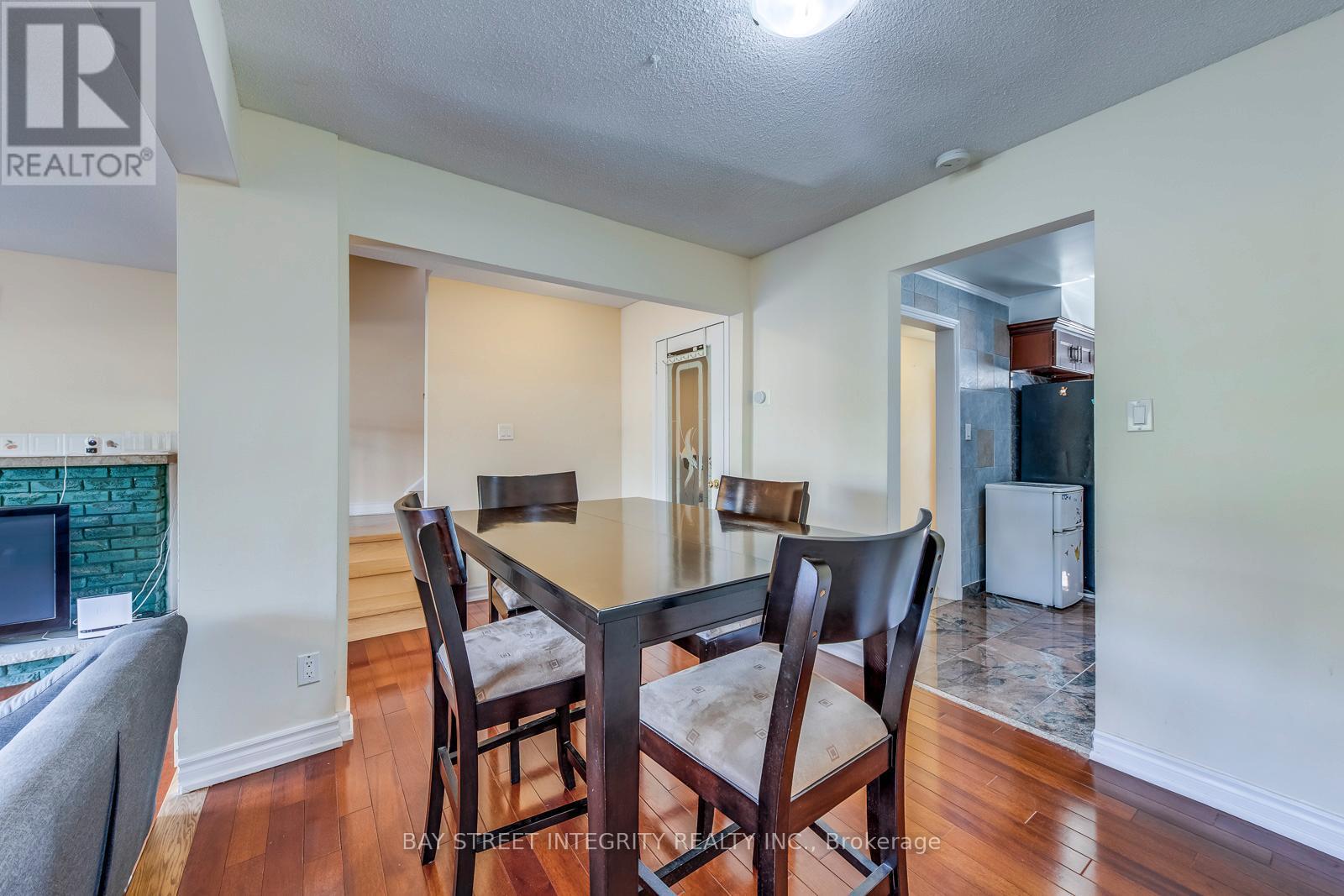 200 Invergordon Avenue, Toronto, ON - Indoor Photo Showing Dining Room