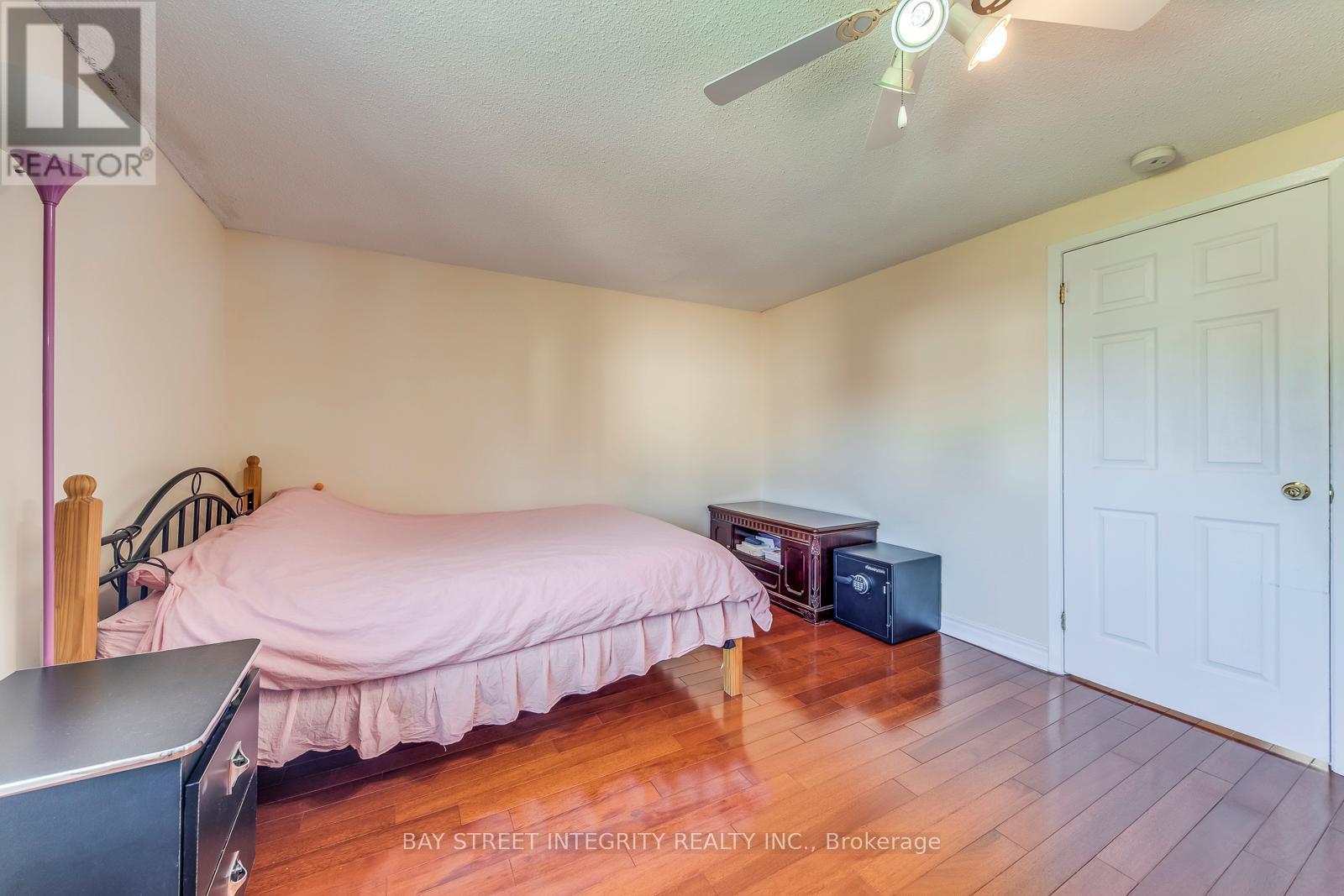 200 Invergordon Avenue, Toronto, ON - Indoor Photo Showing Bedroom