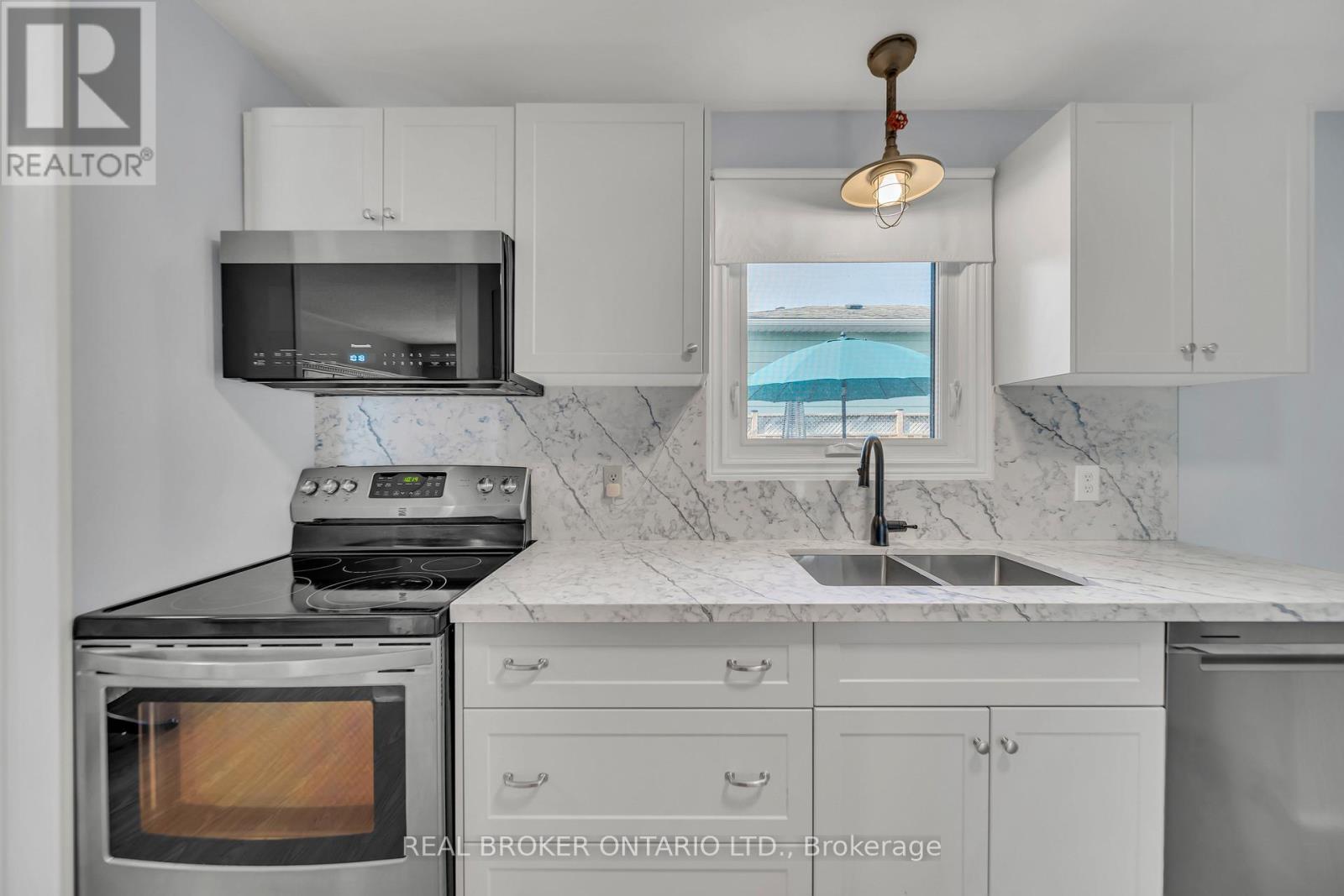 2 Edelwild Drive, Orangeville, ON - Indoor Photo Showing Kitchen With Double Sink