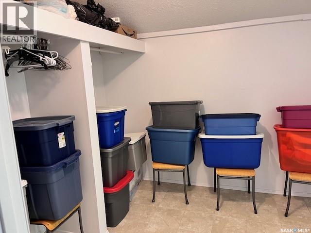 207 Kinistino Avenue W, Kinistino, SK - Indoor