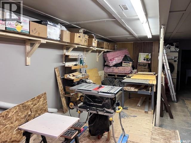207 Kinistino Avenue W, Kinistino, SK - Indoor With Storage