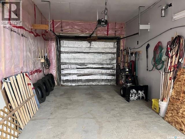 207 Kinistino Avenue W, Kinistino, SK - Indoor Photo Showing Garage