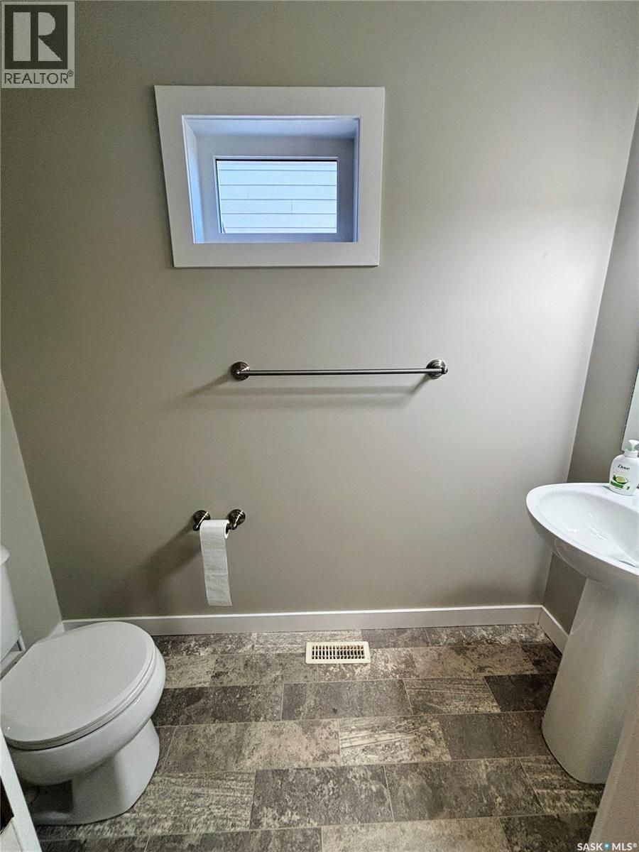255 Eaton Crescent, Saskatoon, SK - Indoor Photo Showing Bathroom