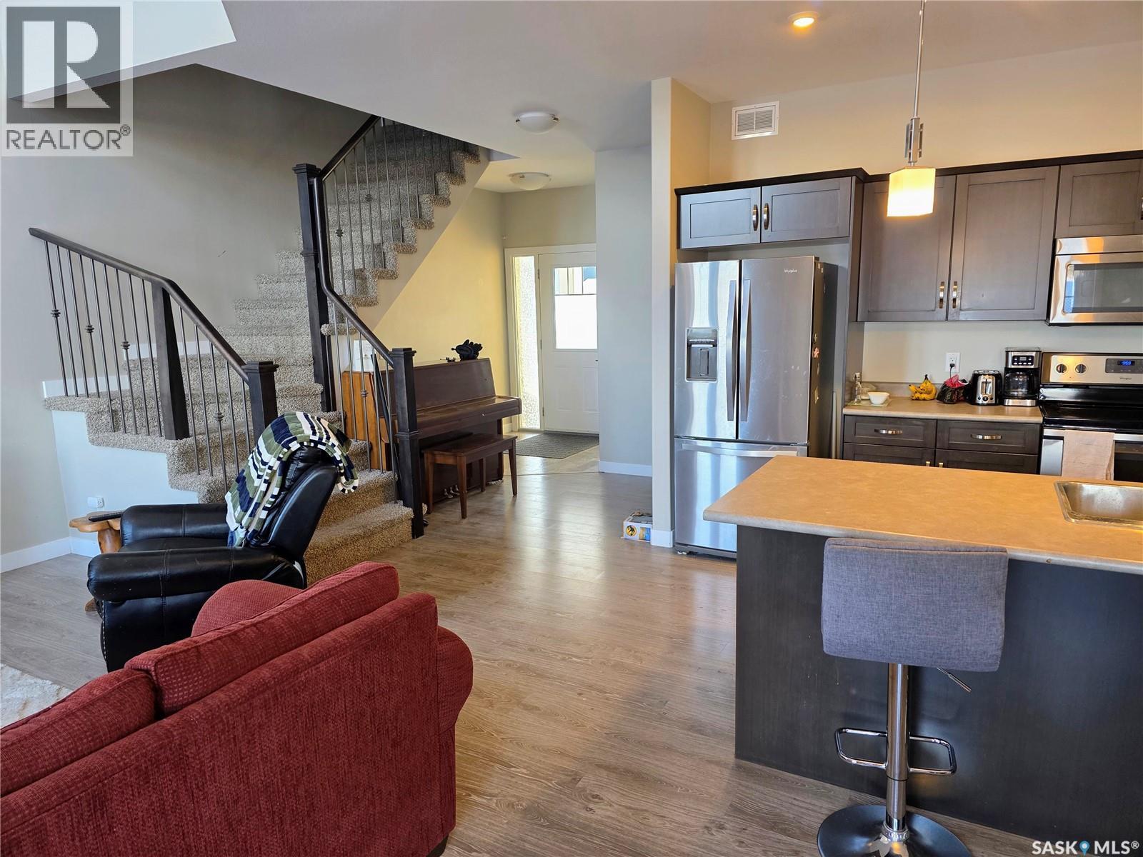 255 Eaton Crescent, Saskatoon, SK - Indoor Photo Showing Kitchen