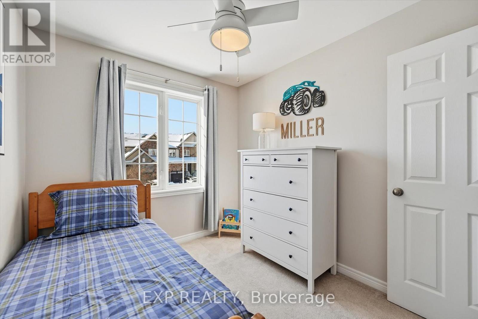45 Browview Drive, Hamilton, ON - Indoor Photo Showing Bedroom
