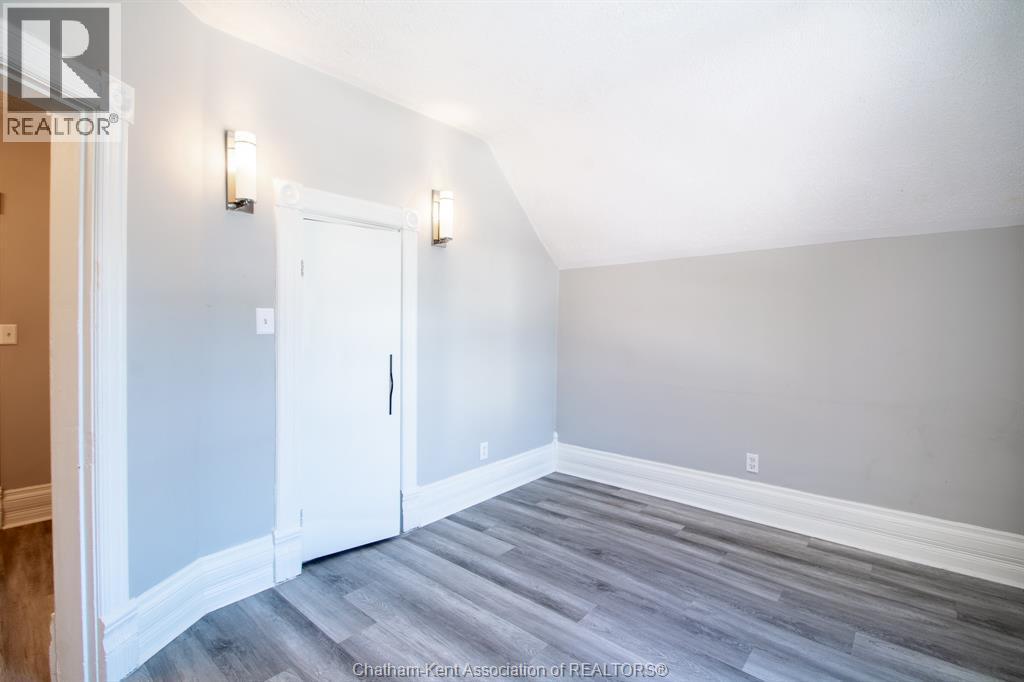 31 Adelaide Street North, Chatham, ON - Indoor Photo Showing Other Room