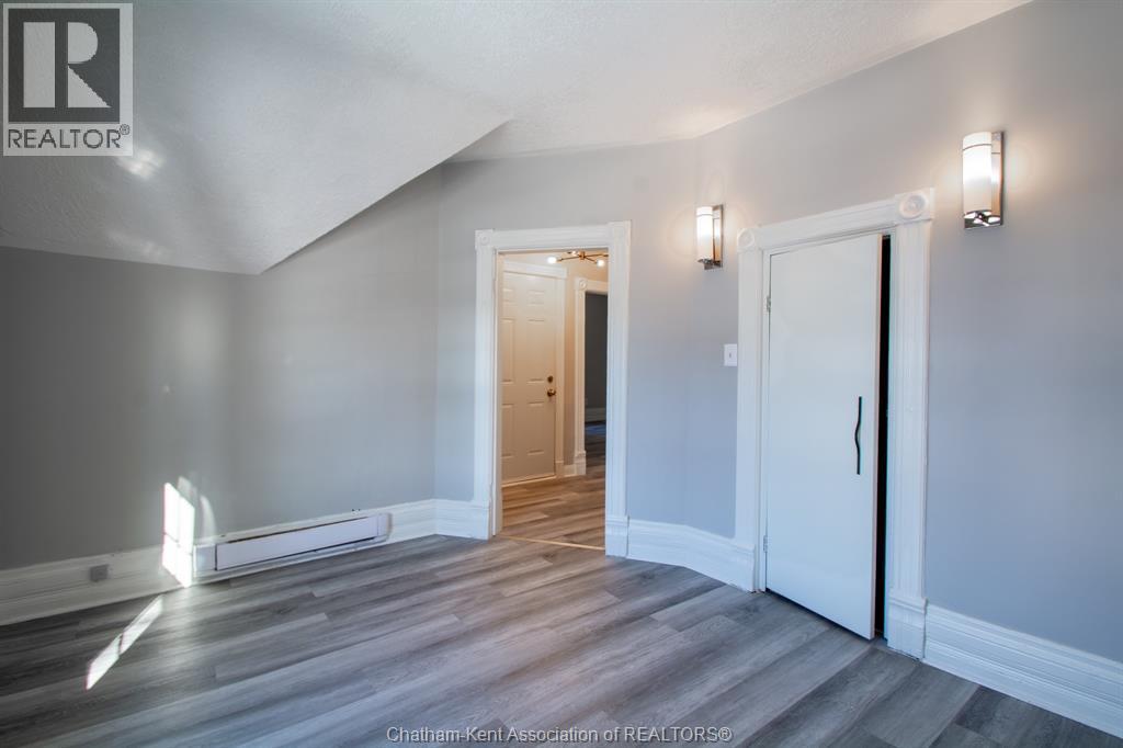 31 Adelaide Street North, Chatham, ON - Indoor Photo Showing Other Room