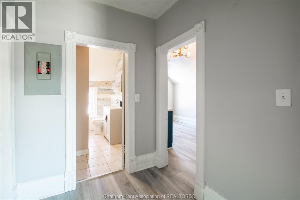 31 Adelaide Street North, Chatham, ON - Indoor Photo Showing Other Room