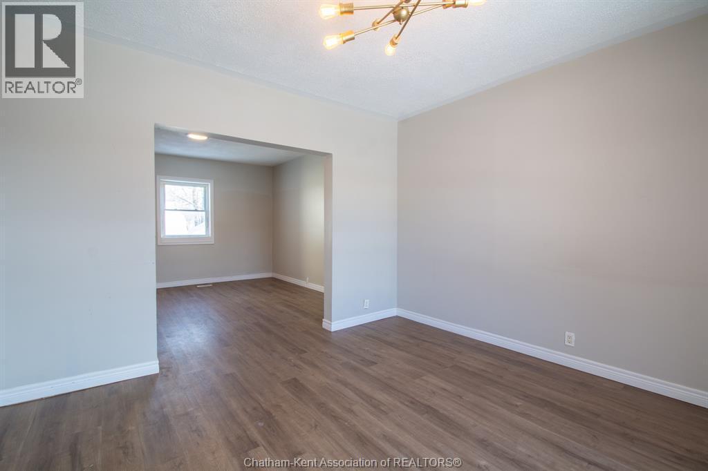 31 Adelaide Street North, Chatham, ON - Indoor Photo Showing Other Room