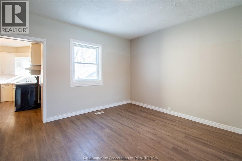 31 Adelaide Street North, Chatham, ON - Indoor