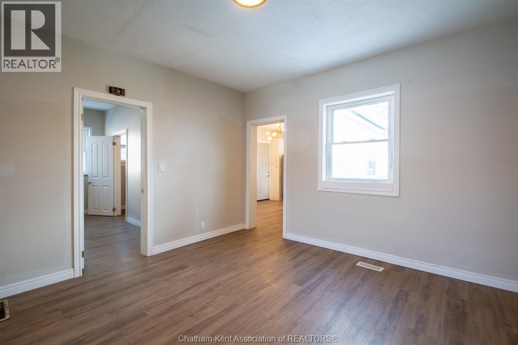 31 Adelaide Street North, Chatham, ON - Indoor Photo Showing Other Room