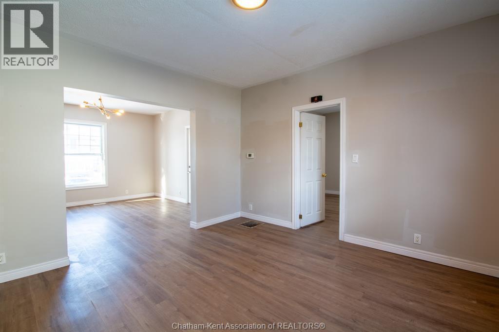 31 Adelaide Street North, Chatham, ON - Indoor Photo Showing Other Room