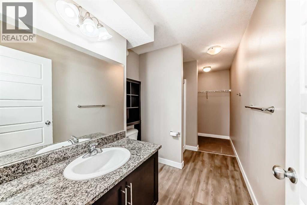 3 Pce Ensuite with Granite Countertops - 11302, 2781 Chinook Winds Drive Sw, Airdrie, AB - Indoor Photo Showing Bathroom