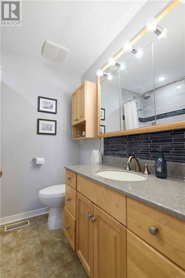 1225 Drummond, Sudbury, ON - Indoor Photo Showing Bathroom